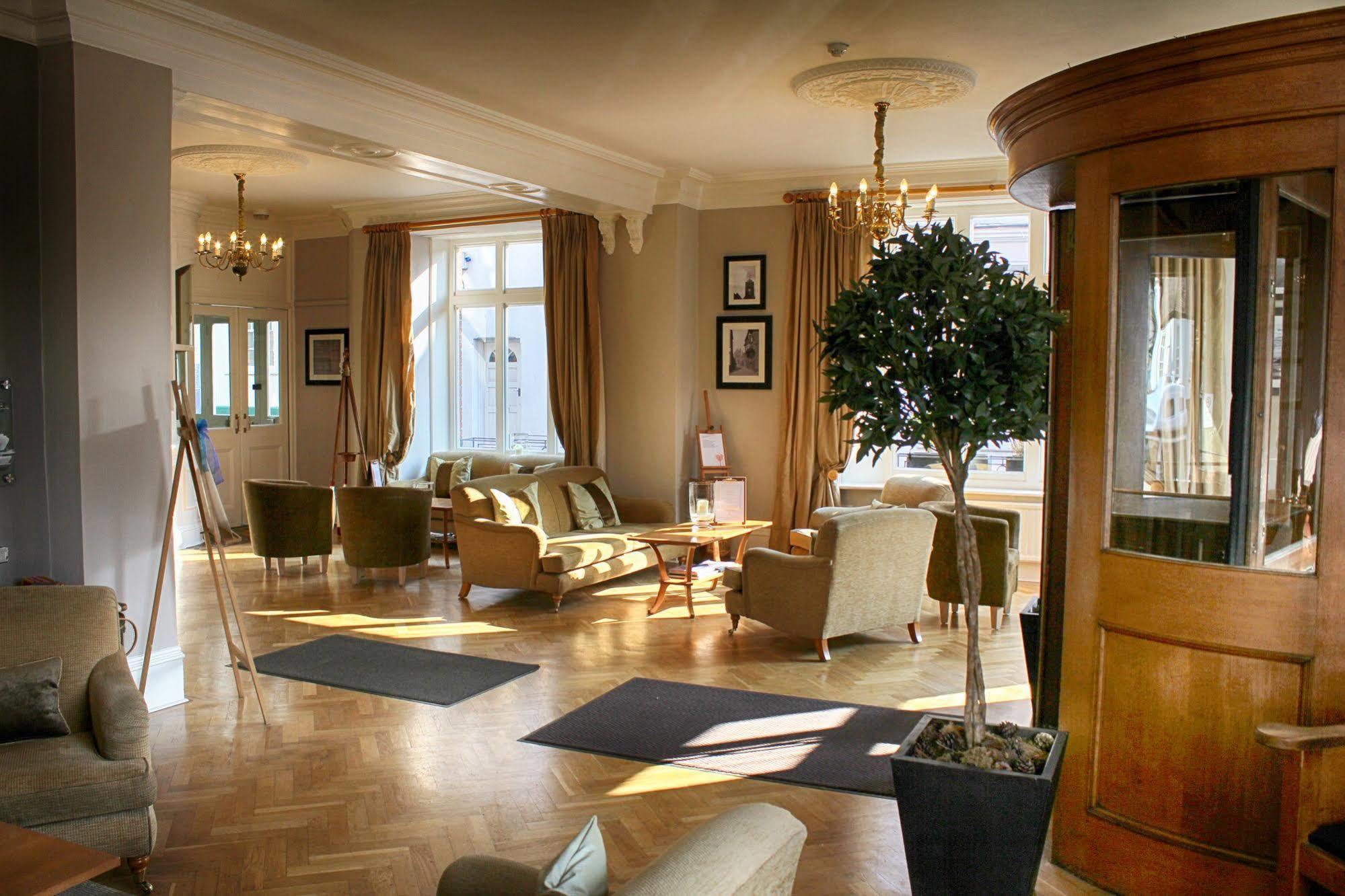 The Bell Hotel แซนด์วิช ภายนอก รูปภาพ
